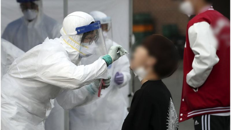 코로나19 한국 신규 확진자 950명... 역대 최다
