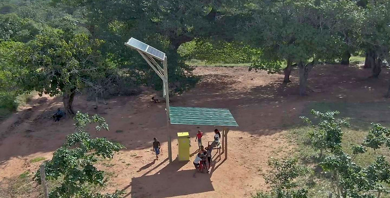 모잠비크의 휴대폰 충전 공간 '기린 태양열'  VIDEO: Girafa Solar [Behind The Scenes]