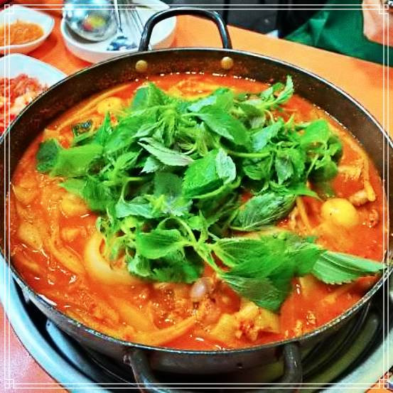 생방송 오늘저녁 신당 중앙시장 닭내장탕 가게 10월10일 시장이 반찬 왕족발 불족발 미니 족발 가격 위치 어디