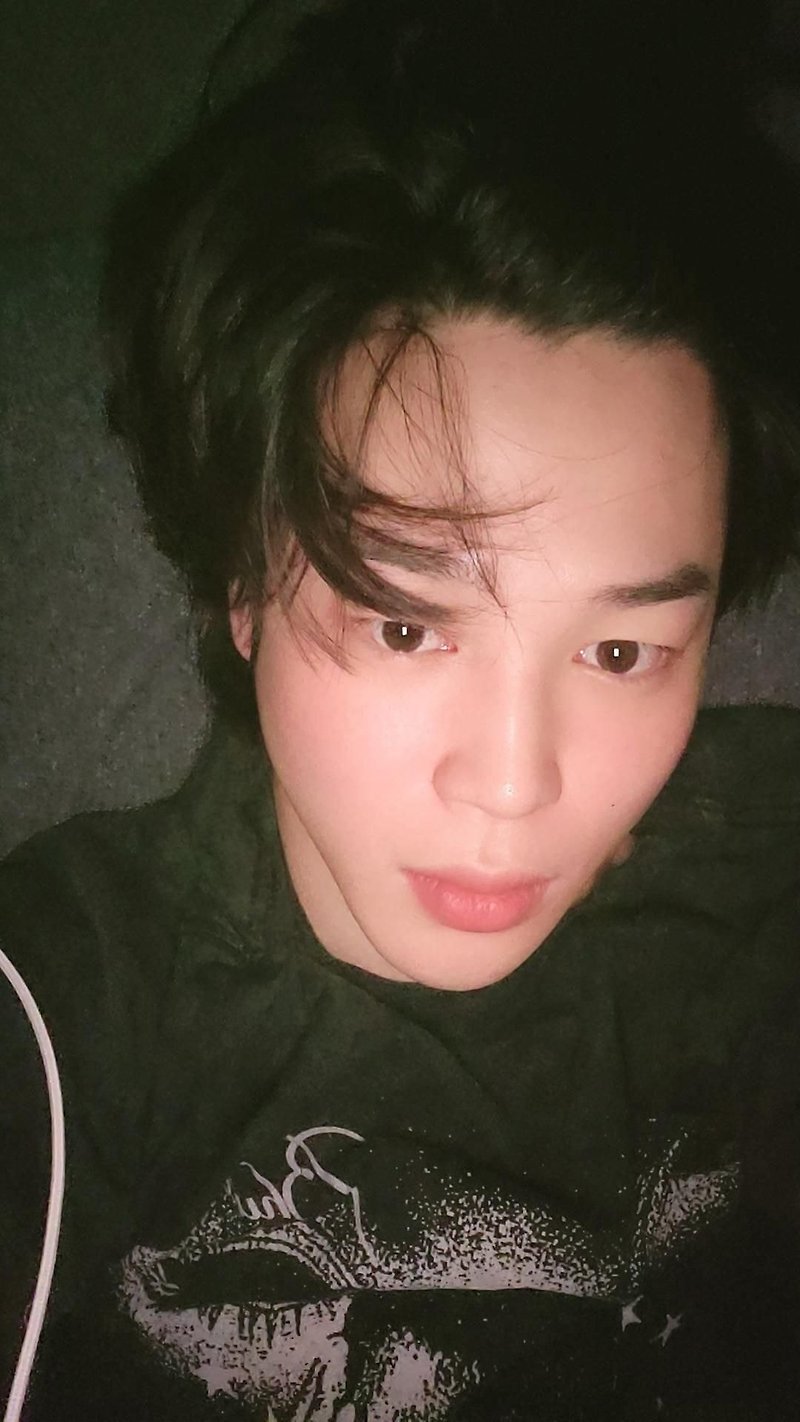 방탄소년단 지민 휴가중 반응 좋았던 일상사진 3개