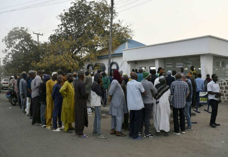 나이지리아 은행, 현금 부족으로 폭동 발생...비트코인 상승 이유? VIDEO: Riots break out in Nigerian cities amid cash scarcity