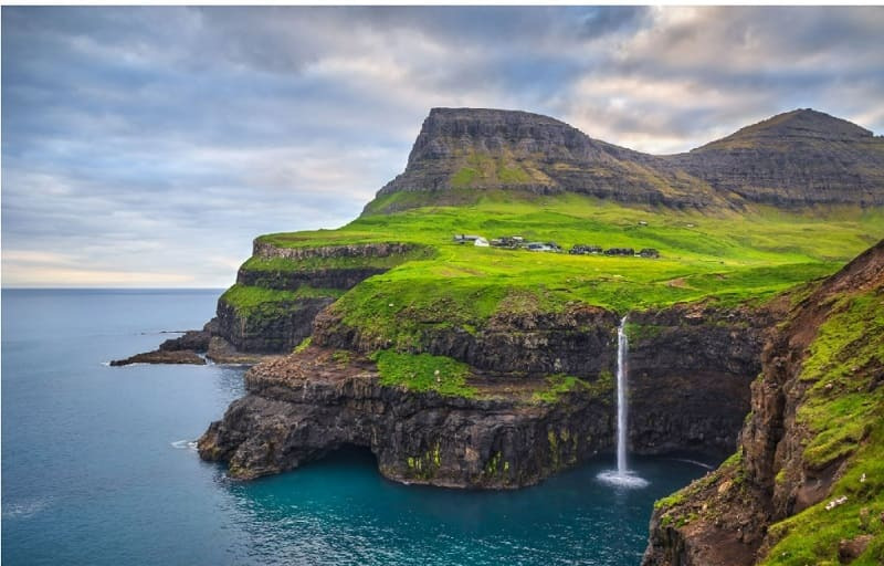 마법의 동화 같은 페로제도 VIDEO: Photographer Captures the Stunning Beauty of the Fantasy-Like Faroe Islands