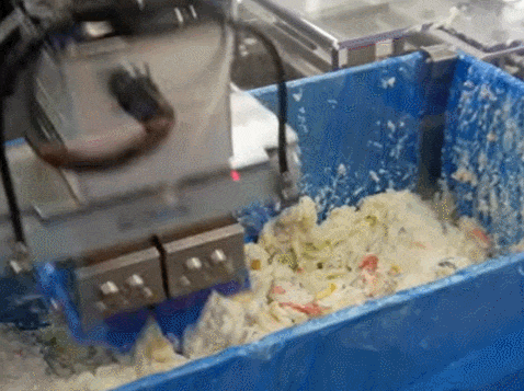 일손 부족에 '반찬 만드는 로봇시스템' 등장 VIDEO: '高速弁当盛付ロボ' などロボットで惣菜業界の人手不足解消