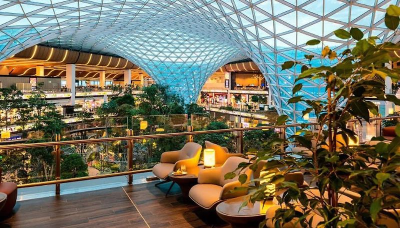세계 최초 명품 '루이비통 공항 라운지': 카타르 도하 VIDEO: The world's first Louis Vuitton airport lounge?