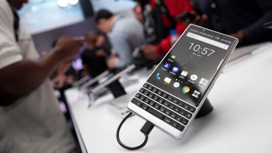 블랙베리 부활 온워드 모빌리티 대만 폭스콘 협력