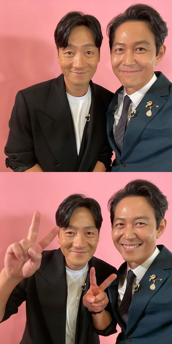 간절함 없는 이정재, 셀카는 연사 '뭘 좋아할지 몰라 다 준비' [박해수, 정호연, 위하준과 셀카]