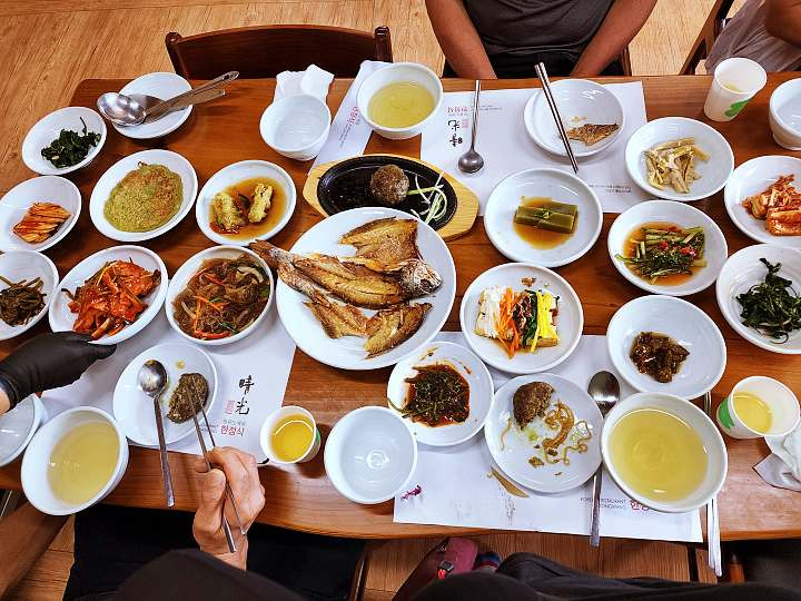 이만기 동네한바퀴 보성 녹차 한정식 맛집 녹차떡갈비 녹차전 녹차묵 소개