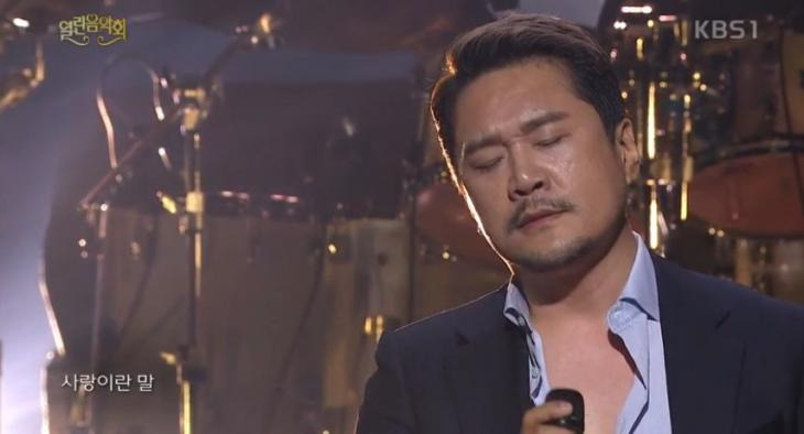 jk김동욱 나이 가수 프로필 국적 미스터트롯 결혼 여자친구 가족 근황