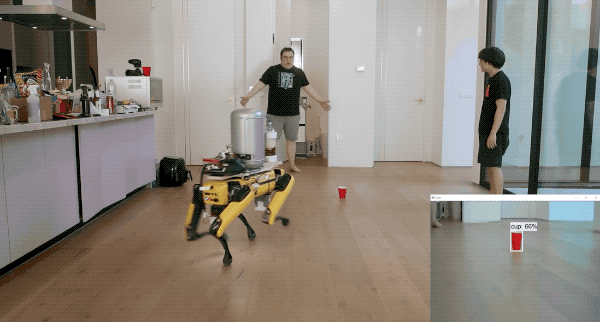 네발 로봇 ‘스팟’에게 오줌 누는 기술 가르친다고? VIDEO: Boston Dynamics’ robot dog Spot has been taught to pee beer on command