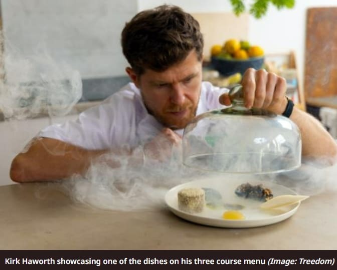 세계 최초 나무 기반 코스 메뉴 Blackburn-born chef creates world's first 3-course meal made of TREES
