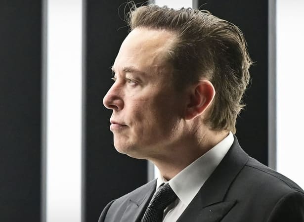 머스크, 미국 달러 전망에 우려 표명...기축 통화 지위 상실 가능성도 Elon Musk Sounds Alarm About US Dollar: ‘Serious Issue’