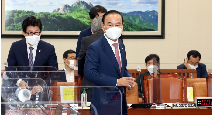 [단독] 박덕흠 의원 일가 회사, 피감기관 공사 1천억 수주