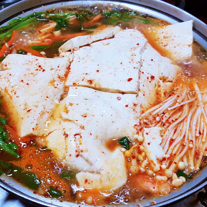 백반기행 원주 맛집 해물두부전골 손두부 두부구이 해물 칼국수 비지찌개 식객 허영만 신소율 편 소개