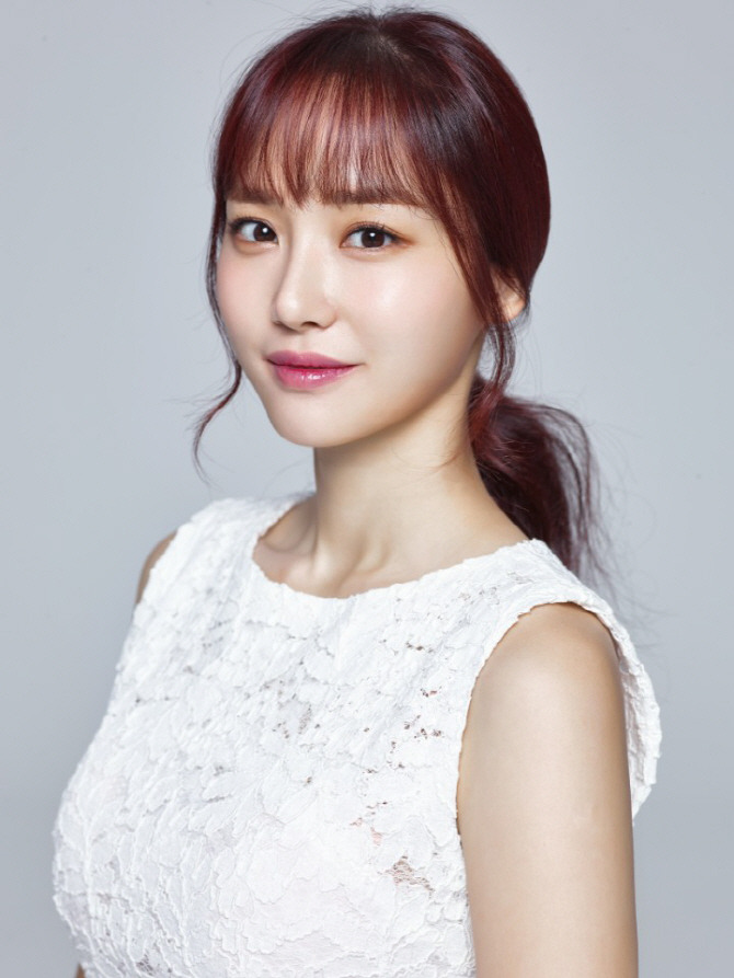윤태진 나이 아나운서 프로필 골때녀 결혼 남편 남자친구 가족 고향