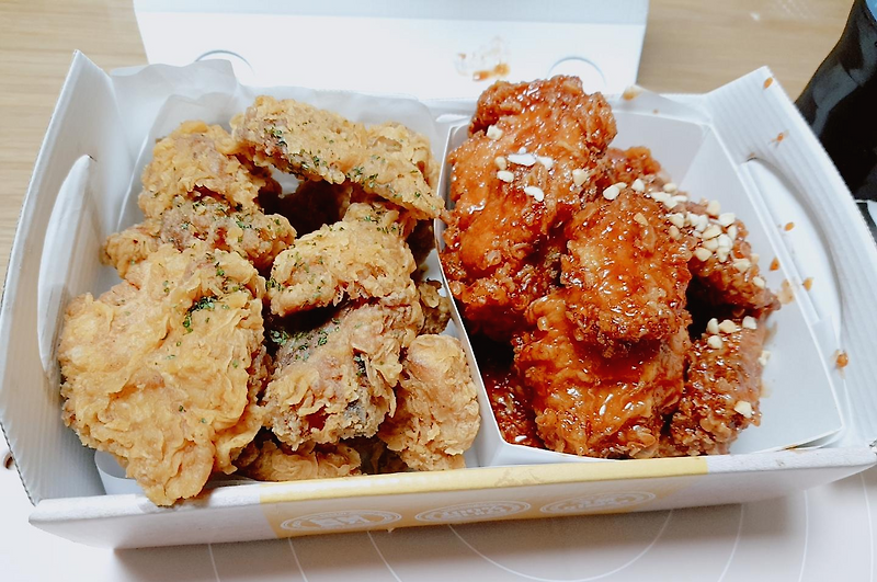 소금도 귀여운 자담치킨 반반세트 후기 / 요기요 주문