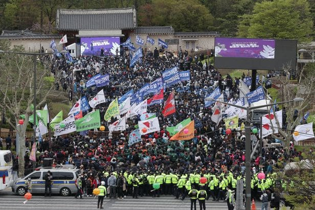 우리 편은 해도 괜찮아?...불법 민노총, 시위 눈 감아주는 문 정권