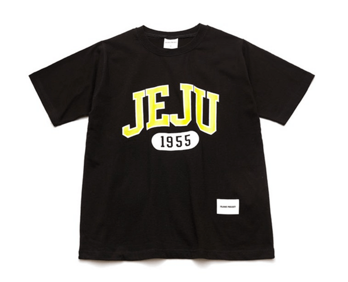 우리들의 블루스 (3회) 이정은 티셔츠 _ 아일랜드프로젝트 JEJU 1955 반팔 티셔츠 (정은희 옷)