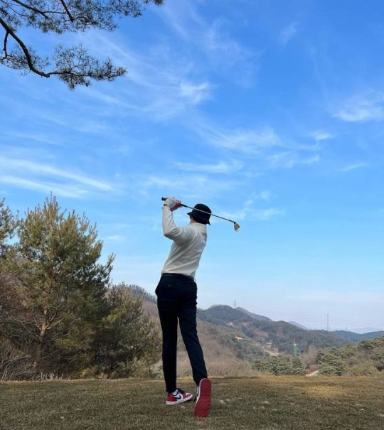 박서준, 골프장서 포착된 완벽 스윙! 박형식 