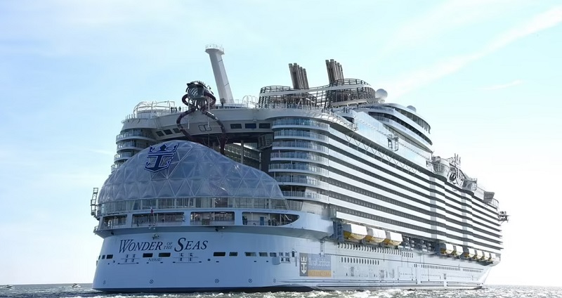 새로운 세계 최대 유람선  VIDEO:WONDER OF THE SEAS - First sea trial - The biggest cruise ship in the world
