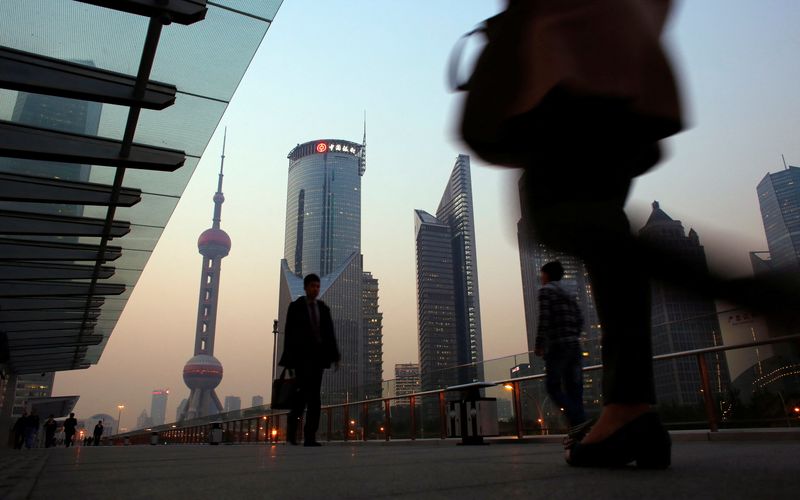 중국 기업들의 해외 이동, 위안화에 큰 영향을 줄 것