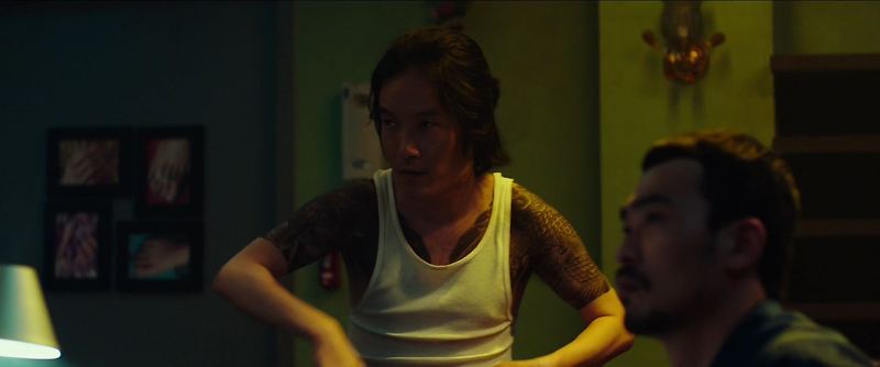 극한직업. 코미디 영화. 류승룡 주연. 범인을 잡으려다 치킨에 발목을...