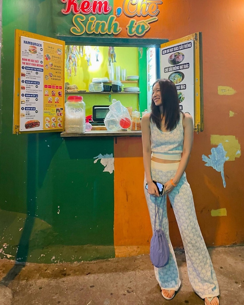'막내의 반란' 걸그룹 오마이걸 멤버 아린 , 수영복 자태에 드러난 '볼륨 몸매' 잘룩 개미허리