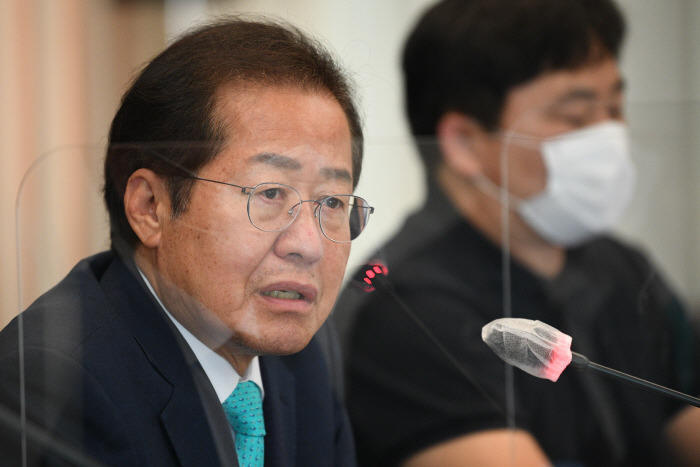 국민의 힘 대선 경선 후보 간의 갈등 심화