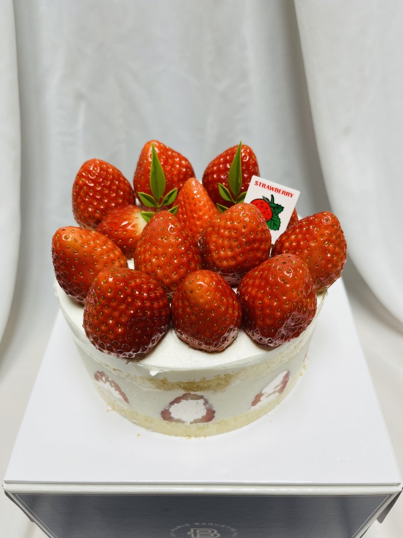 [행복상생프로젝트] 파리바게트 생딸기 프레지에 케이크