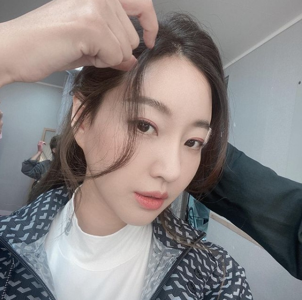 44세 김사랑, 주름 하나없는 동안 피부..20대라고 해도 믿겠어