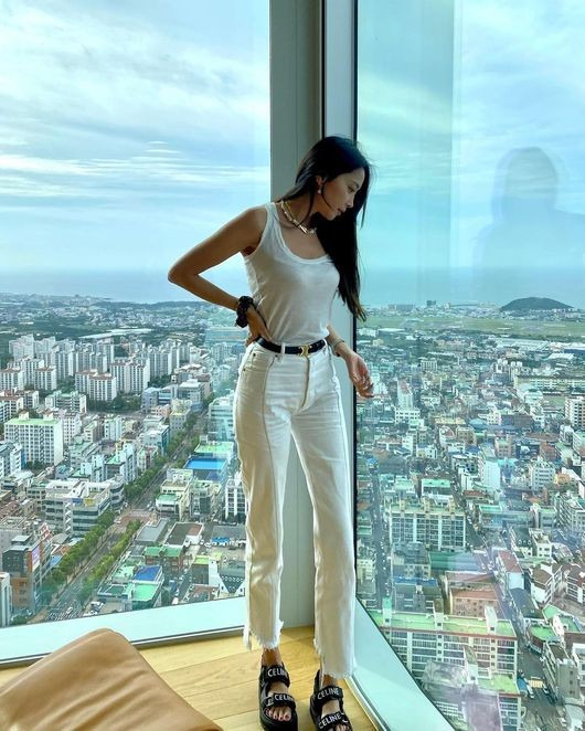 오윤아, 노출 없이도 섹시한 민이엄마! 170Cm 무보정 비율 [사진]