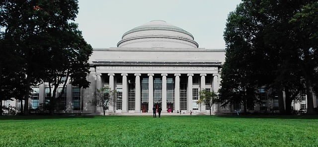 메사추세츠 공과 대학(MIT) 입학 조건 , 학과, 위치 에 대해 알아보기