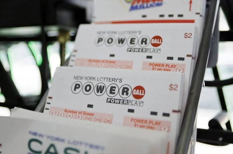 [메릴랜드의 복권 이야기] 100만 달러 당첨된 지 1년 만 10만불 짜리도 당첨 ㅣ아들 옷 세탁소 들렸다가 산 복권이 무려  Maryland man wins $100,000 lottery prize one year after $1M jackpot l Dry cleaning emergency lea..