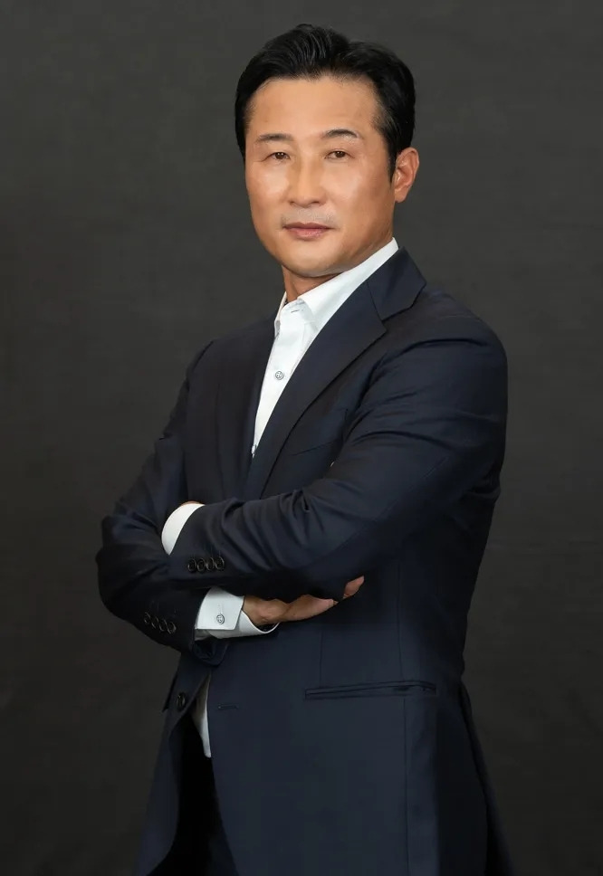 이을용 나이 감독 프로필 와이프 부인 이숙 결혼 연봉 가족 자녀 아들