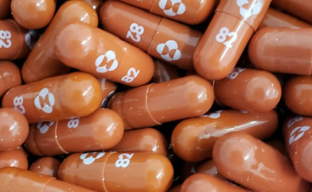 영국, 세계 최초 COVID-19  항바이러스제 승인 Britain approves Merck's COVID-19 pill in world first