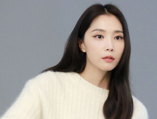 오윤아, 42세 민이 엄마 미모 어디 안 가...도회적인 매력!! [사진]