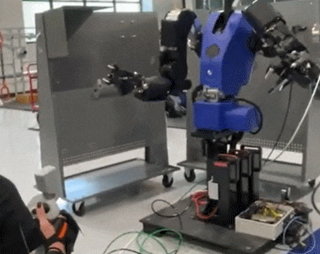 사르코스 가디언 XO 외골격, 가디언 XT 원격 로봇 VIDEO:  Sarcos demonstrates exoskeleton and dexterous robot