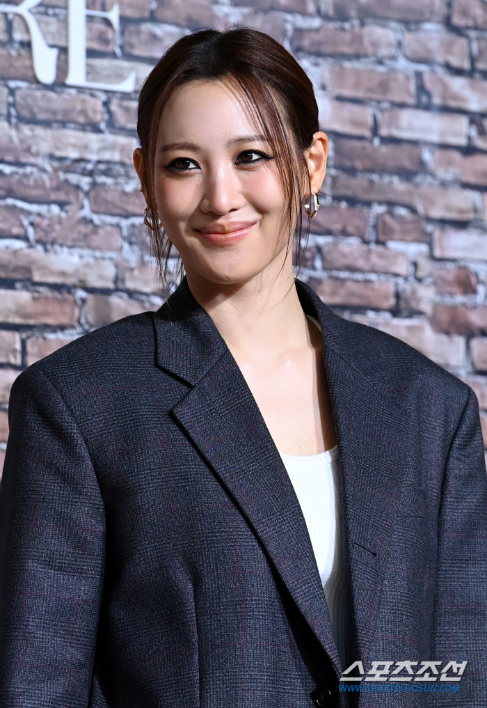 '경성크리처' 수현, 미스터리한 일본 여성 캐릭터...