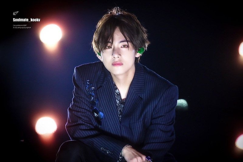 '방탄 뷔는 정말 실물도 사진처럼 생겼냐?'고 물어본다면 답하겠다 (feat 폰카사진)