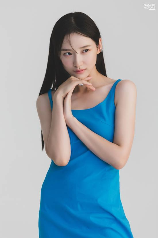 박지현, 여름 대미 장식하는 산뜻함...[화보] 비하인드 공개!