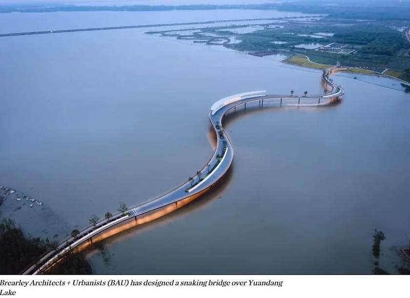 상하이 위안당 호수를 가로 지르는 스네이킹 브릿지 VIDEO:BAU designs winding bridge in China as a 