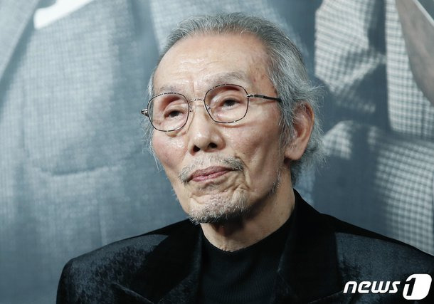오징어게임 - 오영수 강제추행 혐의, 문체부는 광고 중단