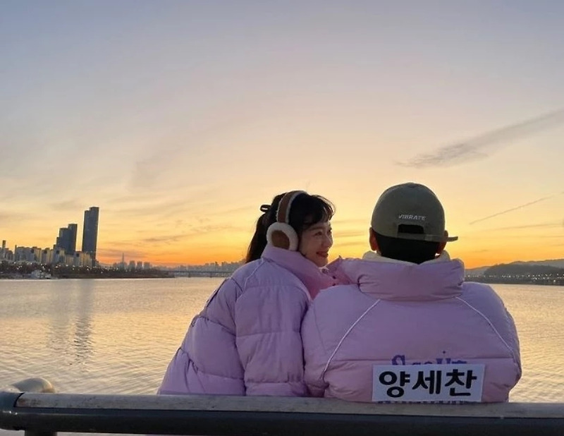 '런닝맨' 양세찬과 러브라인 타던 전소민,  깜짝 커플 사진 공개 누리꾼 반응...