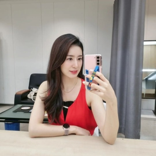 '주진모 11살 연하' 민혜연, 빨간 민소매 입고 병원 진료 