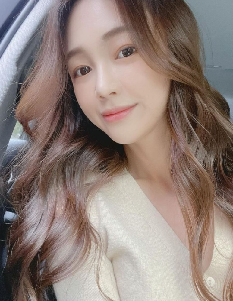 인앤아웃골프 손하윤 프로필 살펴보자