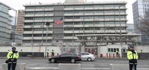 주한미국대사관 “비자 발급 정규업무 중단”