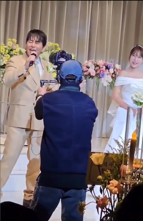 51세 윤기원 이지아 닮은꼴 싱글맘 모델학과 교수 이주현씨와 재혼 결혼식 영상