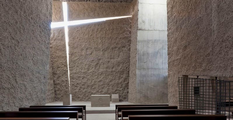 단일 석조 블록의 집합체...테네리페 섬에 있는 메니스 아르키텍토스 교회 VIDEO: Menis arquitectos' church on tenerife island is a cluster of monolithic stone blocks