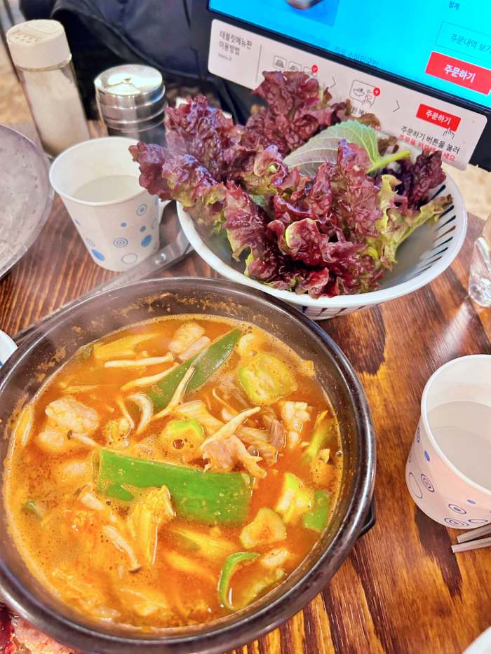 생방송투데이 경주 황리단길 경주식 한우 소머리국밥 맛집 3256회 맛의 승부사 숯불 갈비 소머리 내장탕 가격 위치 어디