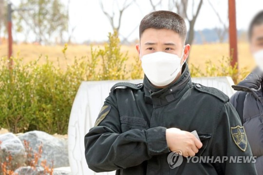 짧게 머리 깎은 피오, 해병대 입대! 7주간 훈련.. [사진]