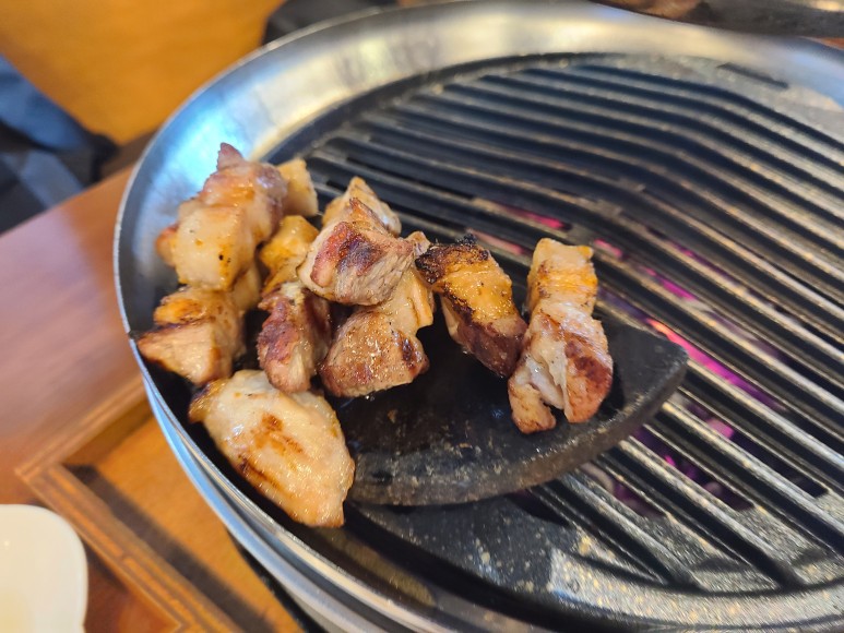 대전 도룡동 맛집 고반식당 엑스포점 - 직접 고기를 다 구워줘서 맛있는 곳